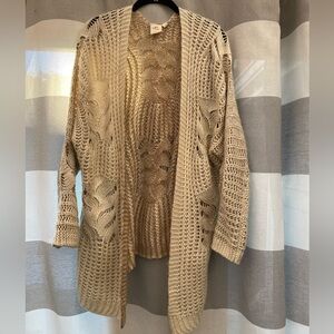 White Crow sweater, size small, two tone cream, insider is darker